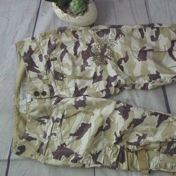Guess  Ladies size 27 cropped pants/calf-length - Picture 1 of 8